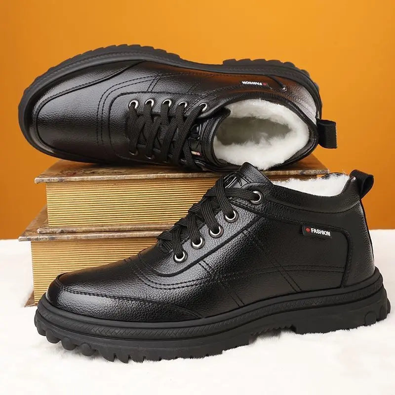 Leather boot with cotton lining.