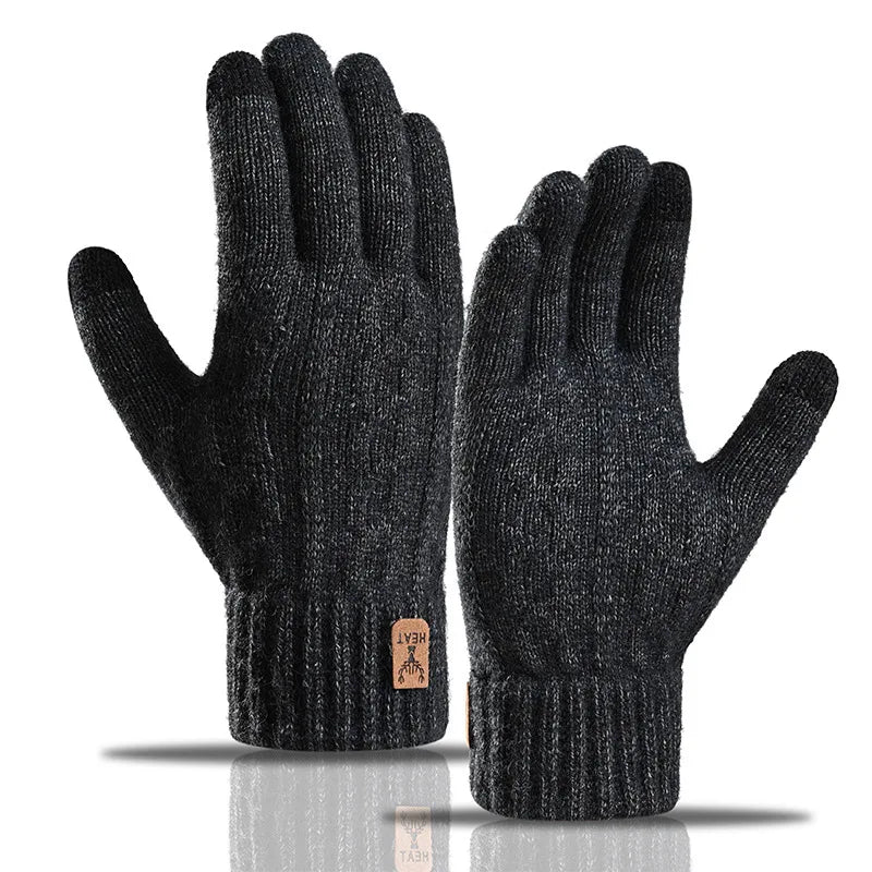 Thermal gloves made of alpaca wool.