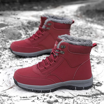 Waterproof casual boots with laces.