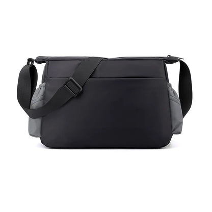 Oxford shoulder bag.