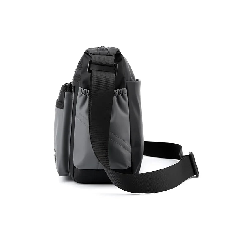 Oxford shoulder bag.