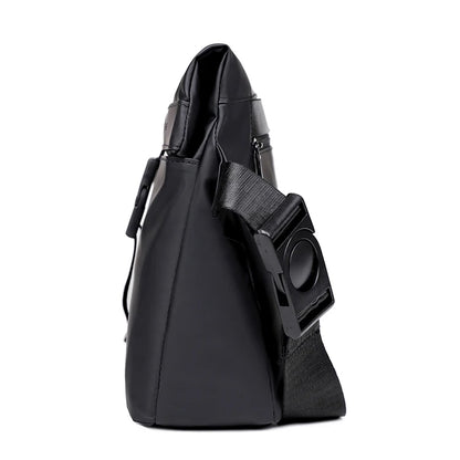 Retro crossbody bag.