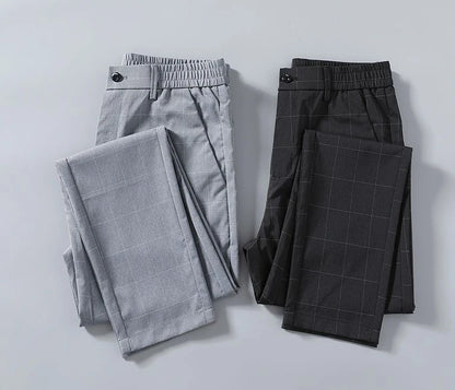 Checkered trousers in refreshing silk.