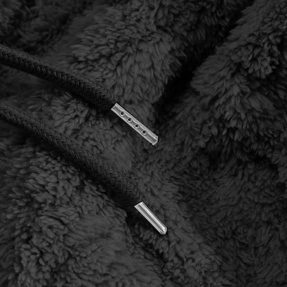 Sports jacket with a velvet hood.