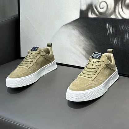 Exclusive casual sneakers.